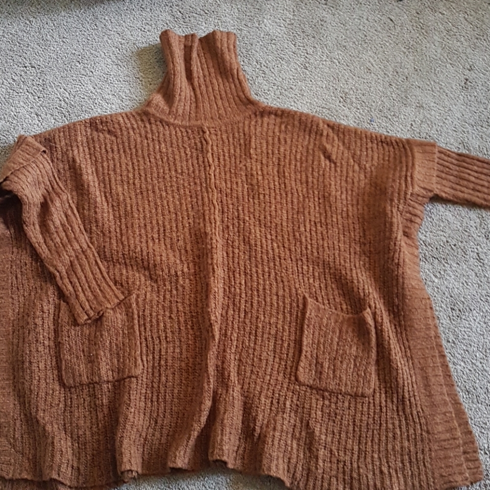 Wool tunic-sweater